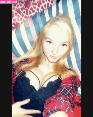 blonde_vivi [ blonde-vivi ] - 🇬🇧 Happy first day of spring everyone-pyon! 🌸 Easter in 11