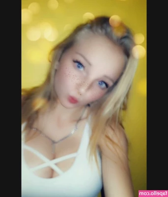 blonde_vivi [ blonde-vivi ] - For my faithful foot freaks