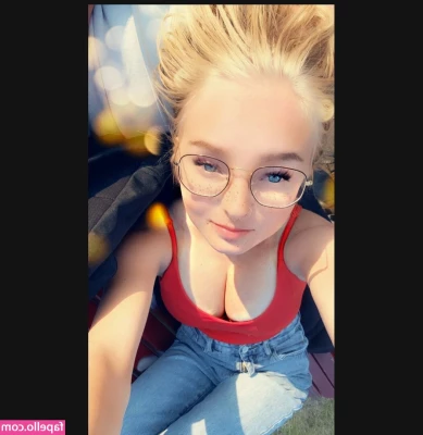blonde_vivi [ blonde-vivi ] - Wish I could cook for you every day  mistress_lux_nl