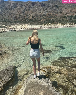 blonde_vivi [ blonde-vivi ] - No tengo nada que hacer discúlpenme     Algún día les daré mejor