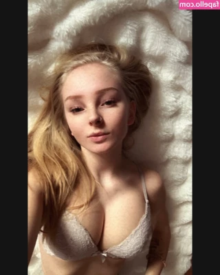blonde_vivi [ blonde-vivi ] - Las noches de serie y mucha bolsita de agua caliente