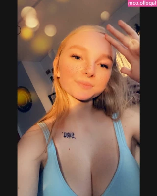 blonde_vivi [ blonde-vivi ] - Ass Wednesday ;)