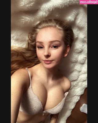 blonde_vivi [ blonde-vivi ] - He s sucking my big dick in part 3