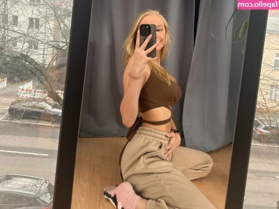 blonde_vivi [ blonde-vivi ] - I was horny hole play