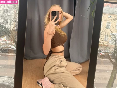 blonde_vivi [ blonde-vivi ] - Going on the field at the dodger s stadium was a surreal experience  