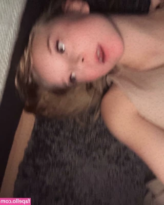 blonde_vivi [ blonde-vivi ] - I am wet and ready for your hard cock baby 😈🍆💦