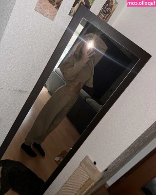 blonde_vivi [ blonde-vivi ] - Who likes underwear pics