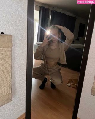 blonde_vivi [ blonde-vivi ] - Do you like this color on me  Or would it be better off