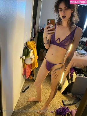 veronicaox - Hotel views coming in the DMs 😈😈