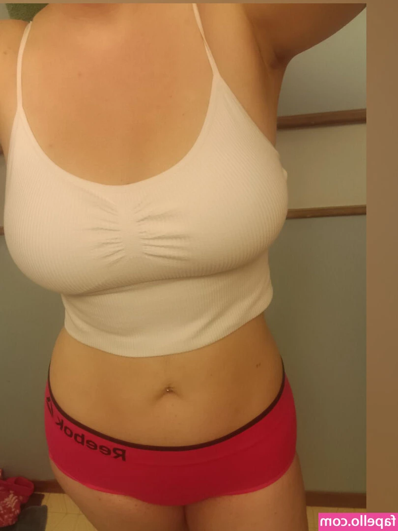 Lacii Sullivan [ lacii-sullivan ] - Still a bit sick but coming around to feeling better and starting to