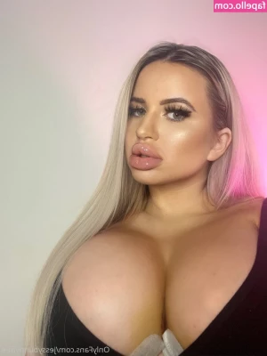 jessy.bunny [ jessy-bunny ] - Cum Eat This Sweet Horny Pussy  Put Your Tongue Between My Thighs 