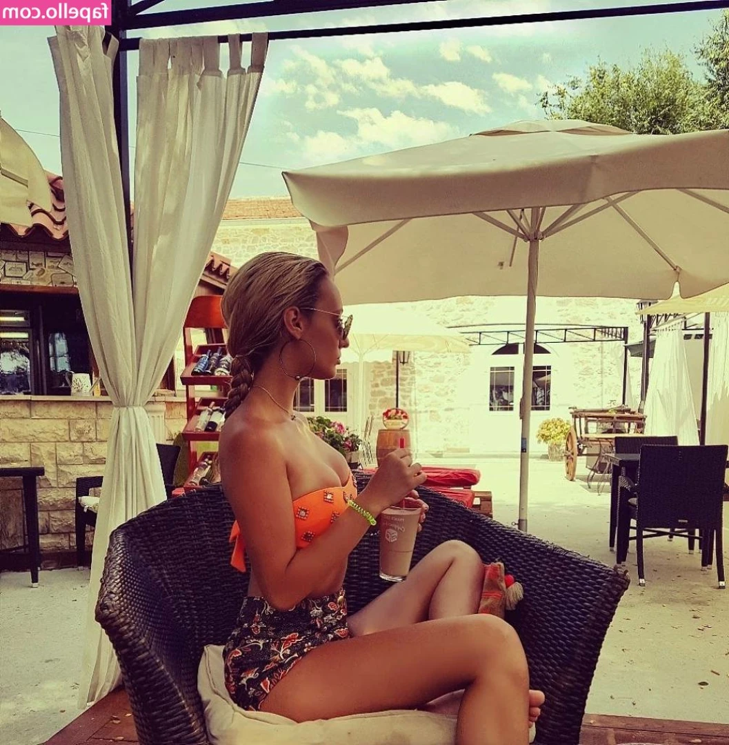 unasusic - What do you think of my fav lingerie babe? 😈🔥