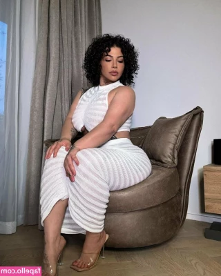 queenazita [ queenazita-3 ] - Quien pa chúpemela mientras manejo