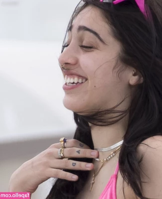 Lourdes Maria Ciccone Leon [ lourdes-maria-ciccone-leon ] - Reventada amateur part 1