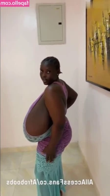Busty Vivian [ busty-vivian ] - Dick sucking lips