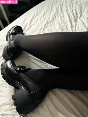 digitaljinxi - "Your girlfriend's friend seduces you" You get home from work and