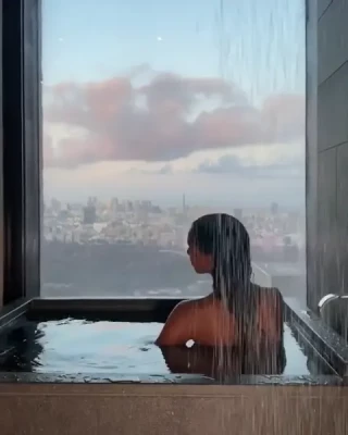 Jasmine Tookes [ jasmine-tookes ] - It’s so hard to fit leggings over this massive thing you helped me