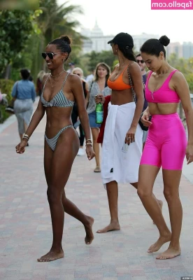Jasmine Tookes [ jasmine-tookes ] - If looks could kill     2 hours left in the poll  dolls  If you have