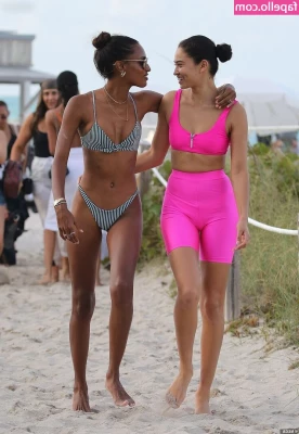 Jasmine Tookes [ jasmine-tookes ] - What's for lunch?😍😍