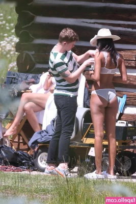 Jasmine Tookes [ jasmine-tookes ] - Have you tried... Bath Sex?