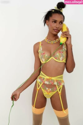 Jasmine Tookes [ jasmine-tookes ] - Bounce❤️