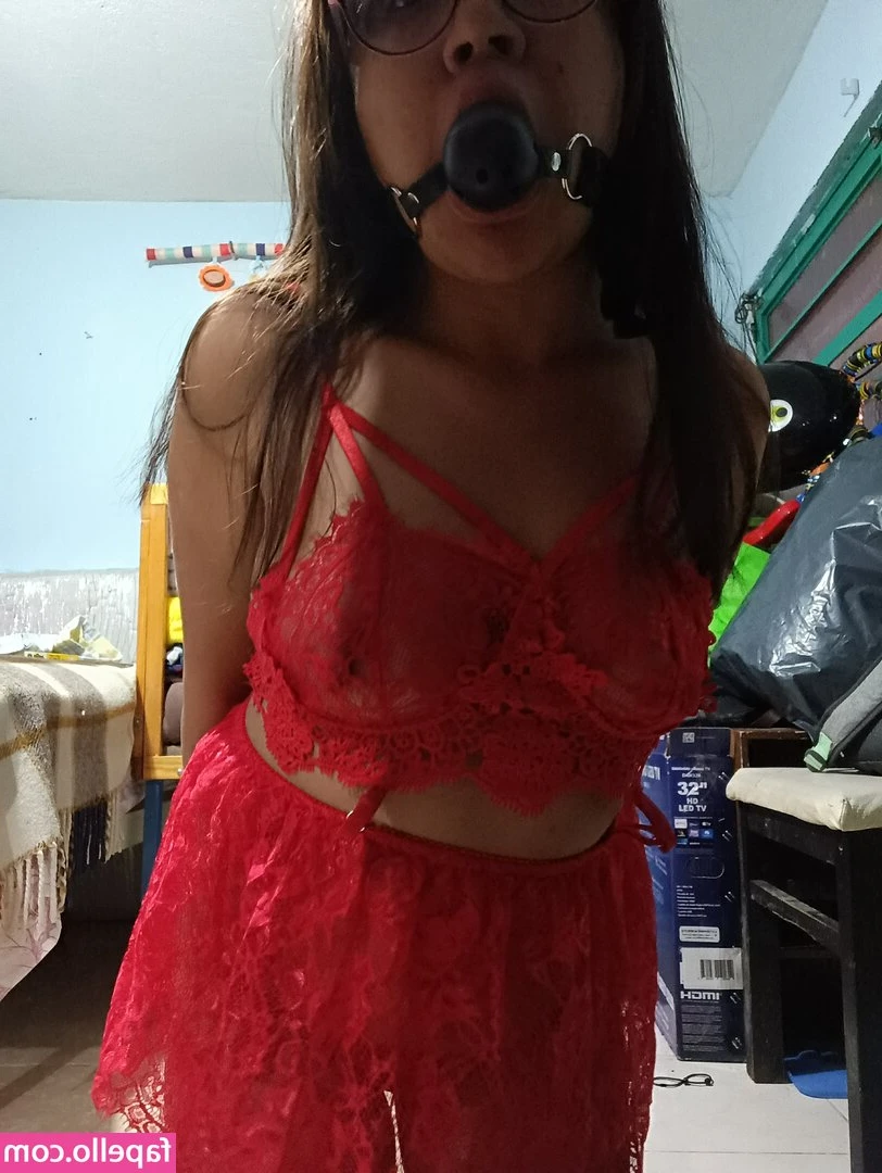 Clara Ramirez Garcia [ clara-ramirez-garcia ] - Fat piggy is back at 300! Should i have a congratulatory stuffing?