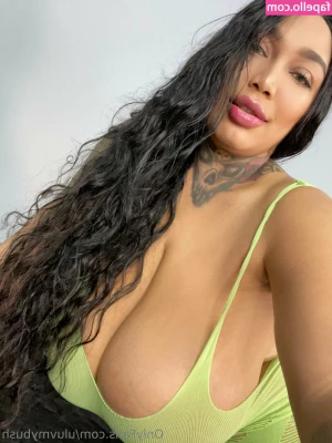 uluvmybush - admit it  you love my big boobies