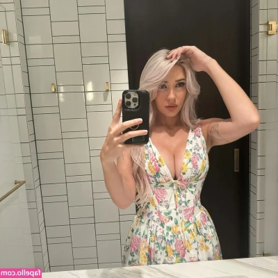 Alanah Pearce [ alanah-pearce-1 ] - Let me take off all the disturbing clothes and you can enjoy what's