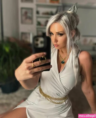 Alanah Pearce [ alanah-pearce-1 ] - It s time to pay your loser tax   50     Start sending My money 