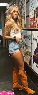 Jessie Young [ jessie-young ] - Ready to join me in chat?