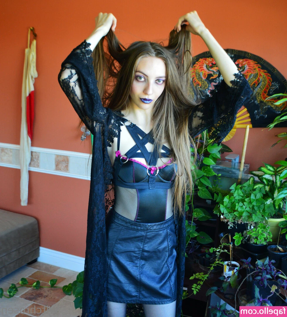 witchrosen - im your new dr queen   im ready to get pleased by ruinig your ego