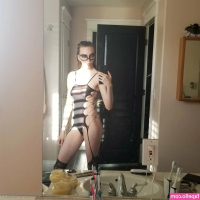 witchrosen - i’ll have you begging on your knees for me