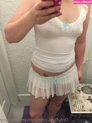 Curvy Mom Claire - cum over me daddy 💦💦