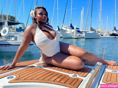 Iris Ard [ iris-ard ] - Just the view my latest Skype partner had 😉   I love connecting