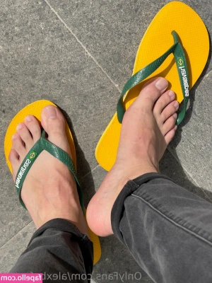 mazlobyfoot.of [ mazlobyfoot-of ] - Are you ready to see how horny I am today? 😈🥵