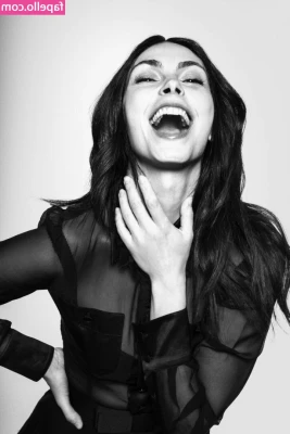 Morena Baccarin [ morena-baccarin ] - Went shopping today… this is what really happens in changing rooms