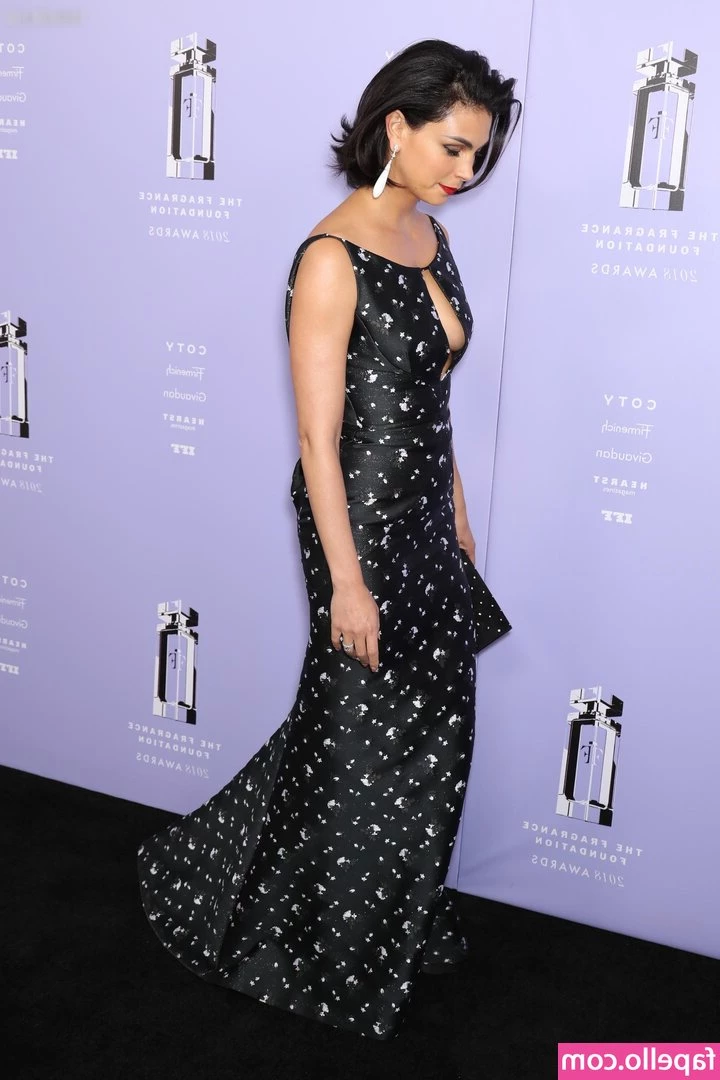 Morena Baccarin [ morena-baccarin ] - A shirt on a naked body in the morning.. this is a lot of sex 😏🔥