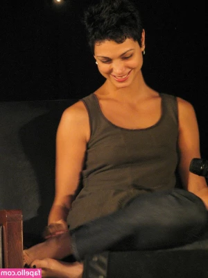 Morena Baccarin [ morena-baccarin ] - Video mentre faccio la doccia in DM 💦🚿