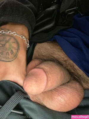 theelliotfinn - if we met in your dreams I hope it would be a wet one🥰