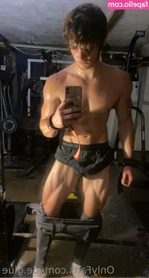 joe.flex [ joe-flex ] - I’m contacting the winner for the Christmas Sweater contest soon!