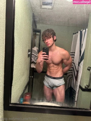 joe.flex [ joe-flex ] - . Why aren’t you here right now, I’m so fucking horny. 🥵
