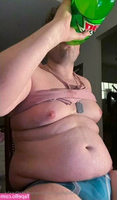 therealhidetheabs - Do you stare do you try to look away ?