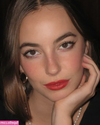 Amelie Manzoli [ amelie-manzoli ] - goodmorning babes 🥺 wake n bake then breed me? 🤲🏻