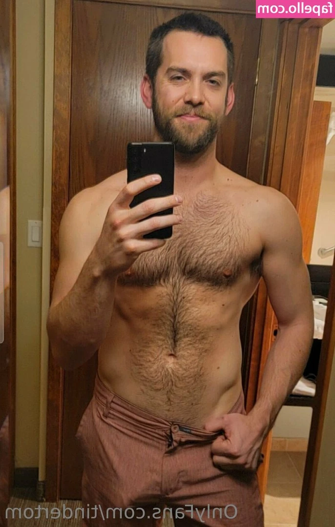tindertom - I would love to be bent over in this lingerie 💓