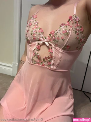 sadieskyee - Pre shower jiggles