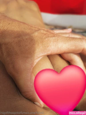 hotsportfitgirl - Its Footjob Friday babyyy! Do you like my purple toes?