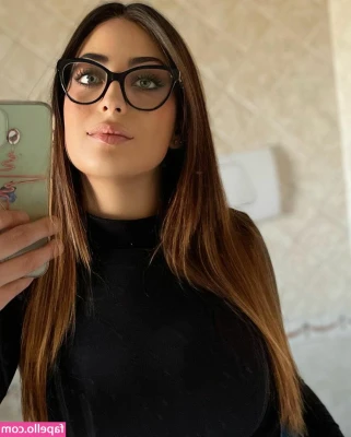 jole9090 - some nasty content coming later today for all my new and current subs