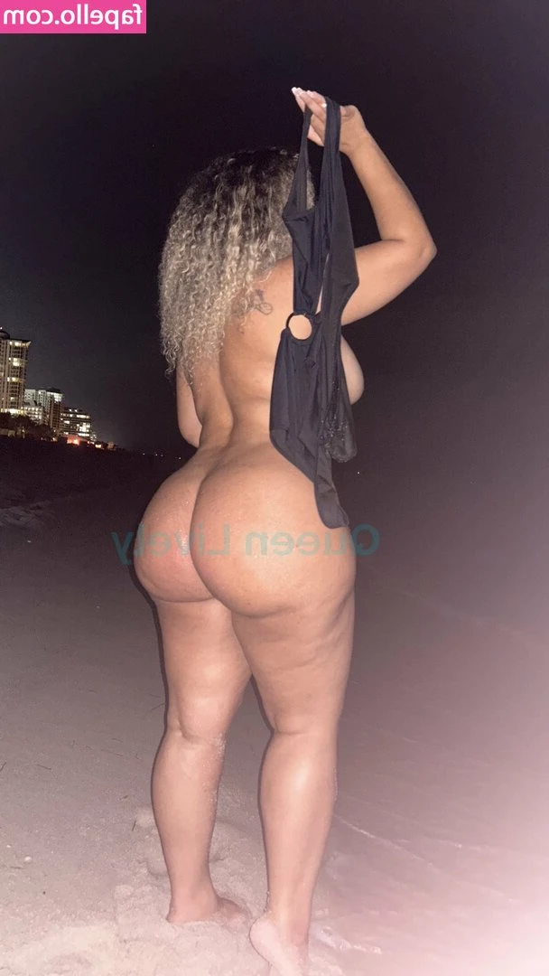 Queen Lively [ queen-lively ] - Y’all don’t have me on premium yet ? Snapchat sees everything
