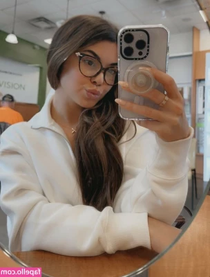Steph Pappas [ steph-pappas ] - i love being naked 🥵🥴
