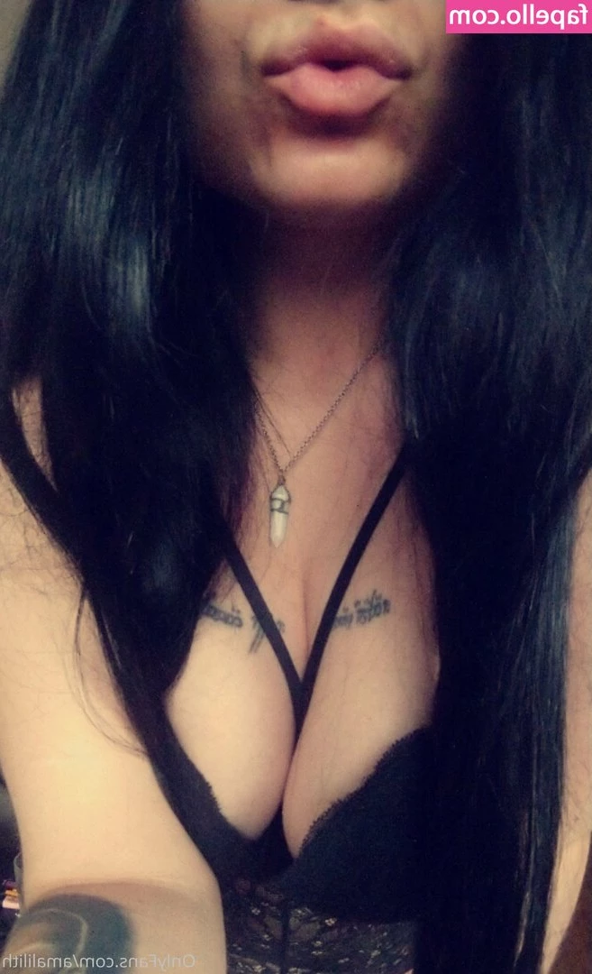 amalilith - Who wants to go hiking with me? 😉